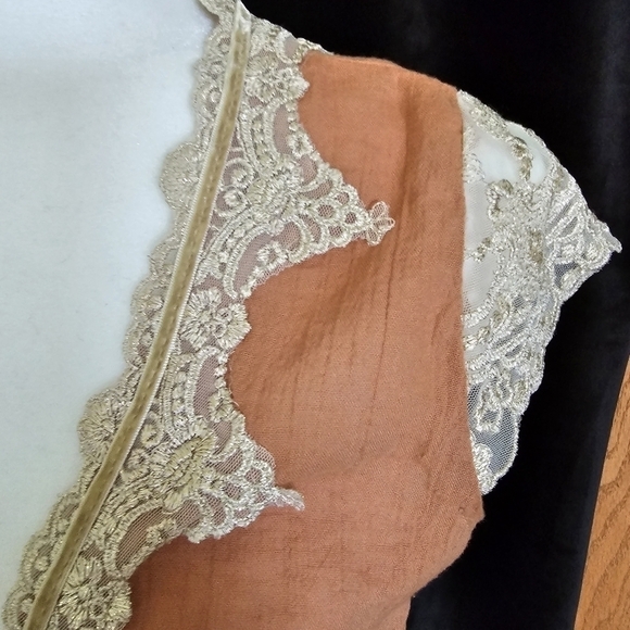 RUST, gold, cream colored gauze and lace blouse by 213 - Picture 4 of 11
